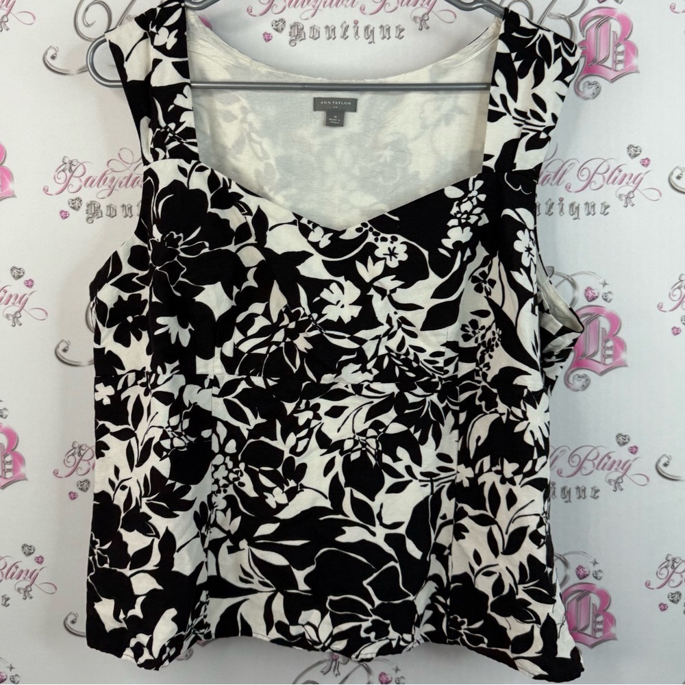 Ann Taylor tank top style T-shirt flowers Black and White Floral Blouse shirt